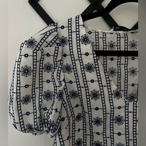 NWT Zara Embroidered Cropped Top with Puff Sleeves - Picture 3 of 5